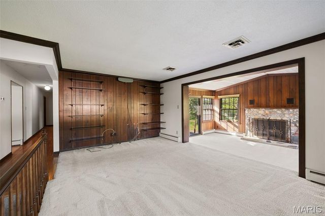219 Barker Lane, Ballwin, MO 63021