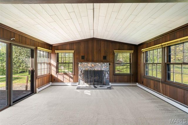 219 Barker Lane, Ballwin, MO 63021