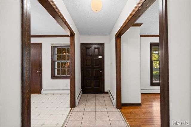 219 Barker Lane, Ballwin, MO 63021