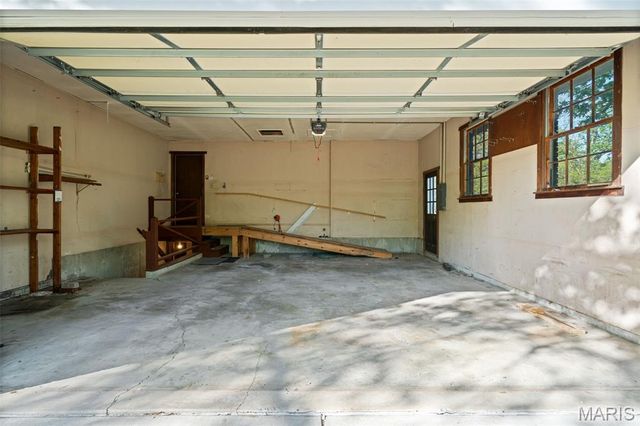 219 Barker Lane, Ballwin, MO 63021
