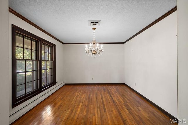 219 Barker Lane, Ballwin, MO 63021