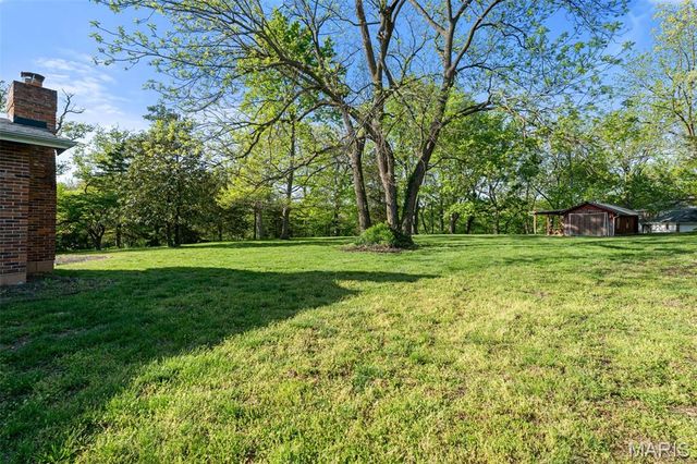 219 Barker Lane, Ballwin, MO 63021