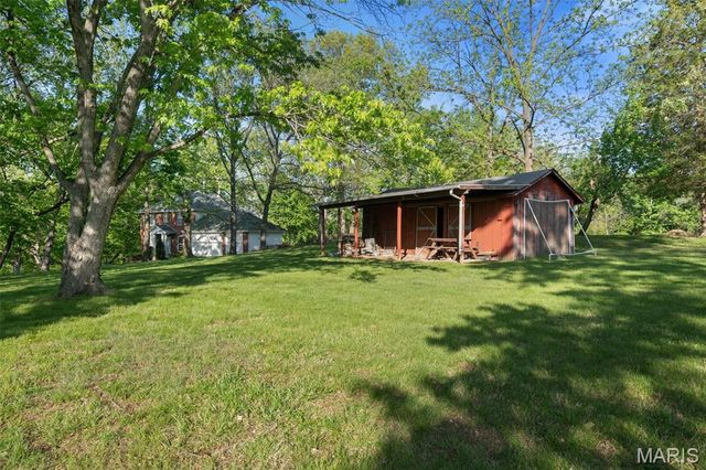 219 Barker Lane, Ballwin, MO 63021