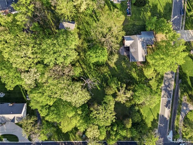 219 Barker Lane, Ballwin, MO 63021