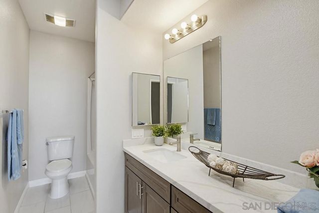 8668 New Salem 103, San Diego, CA 92126