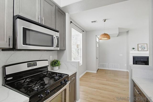 8668 New Salem 103, San Diego, CA 92126