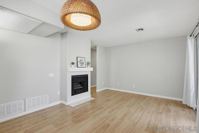 8668 New Salem 103, San Diego, CA 92126