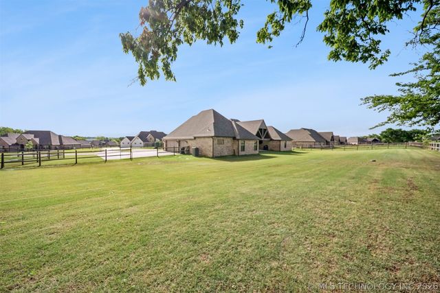 11244 S 219th Avenue E, Broken Arrow, OK 74011