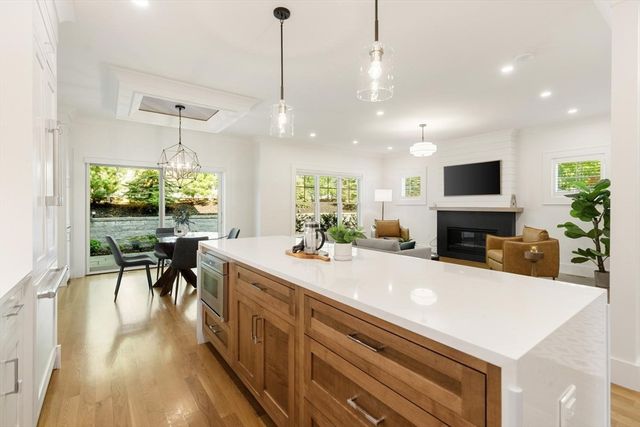 1124 Chestnut St, Newton, MA 02464