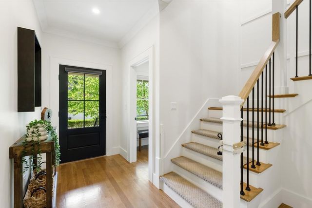 1124 Chestnut St, Newton, MA 02464