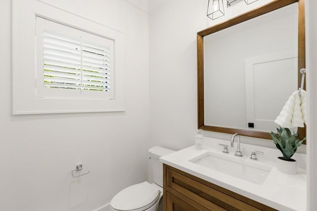 1124 Chestnut St, Newton, MA 02464