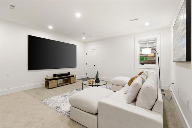 1124 Chestnut St, Newton, MA 02464