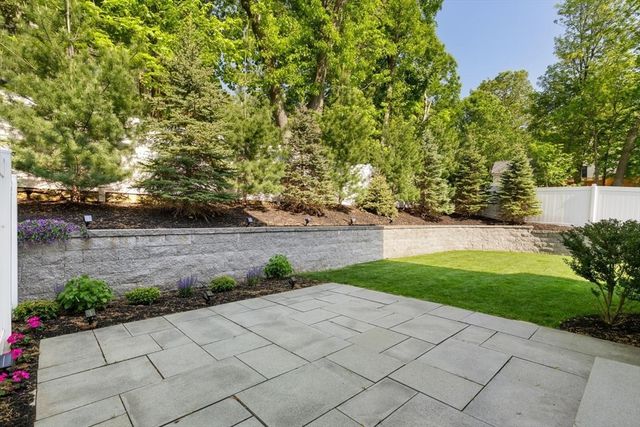 1124 Chestnut St, Newton, MA 02464