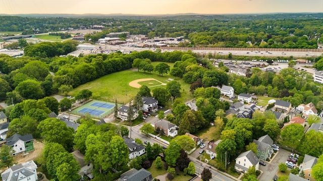 1124 Chestnut St, Newton, MA 02464