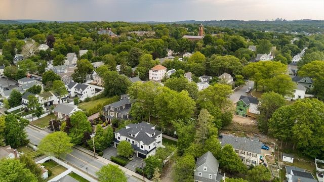 1124 Chestnut St, Newton, MA 02464