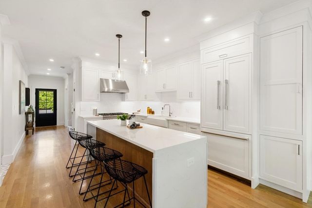 1124 Chestnut St, Newton, MA 02464