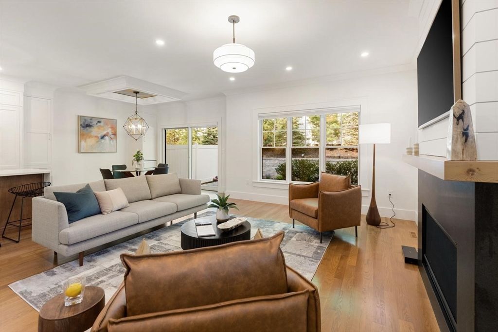 1124 Chestnut St, Newton, MA 02464