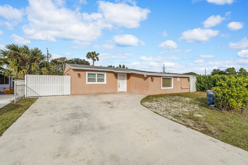 4389 BELLEWOOD Street, Palm Beach Gardens, FL 33410