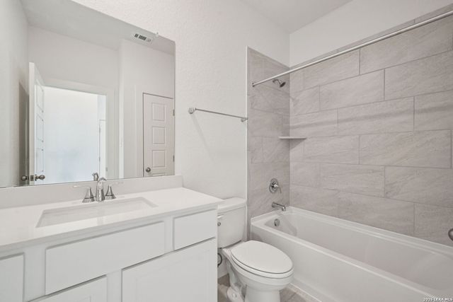 815 Shatterhand Blvd, San Antonio, TX 78260