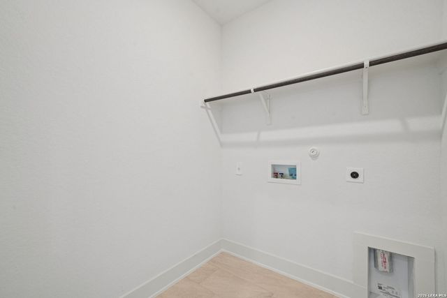 815 Shatterhand Blvd, San Antonio, TX 78260