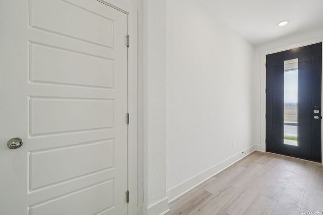 815 Shatterhand Blvd, San Antonio, TX 78260