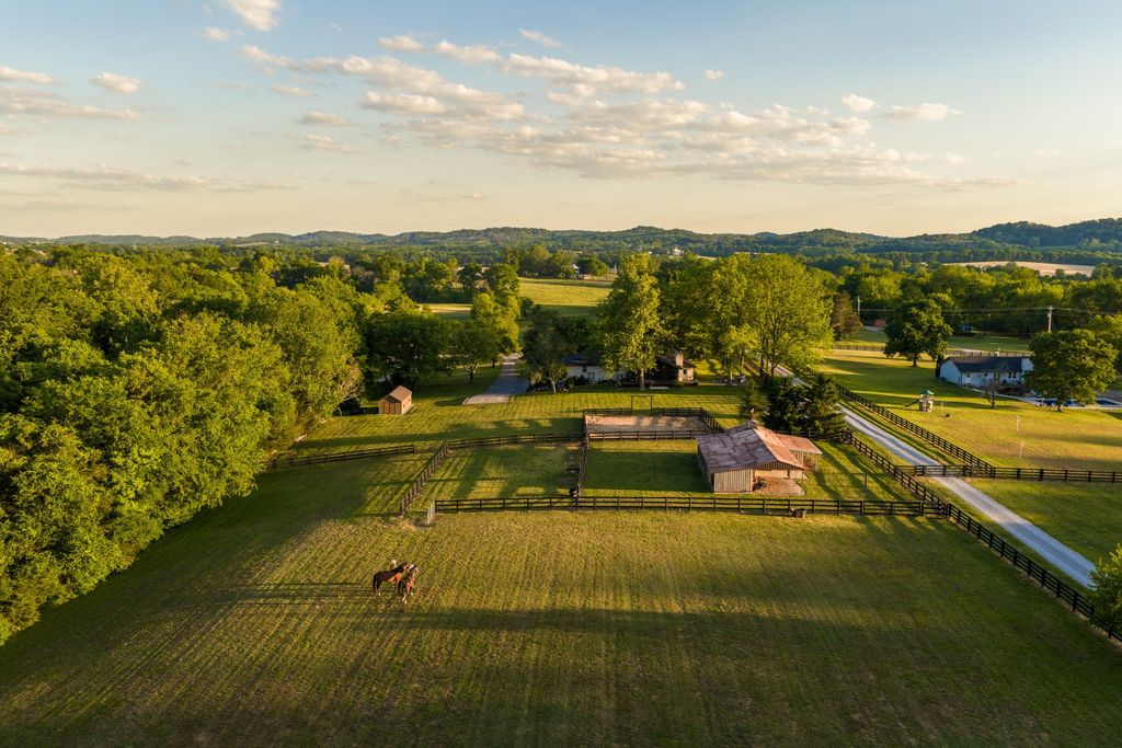 1496 Coleman Rd, Franklin, TN 37064