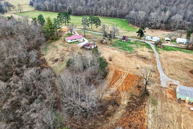 1528 Dry Creek Rd, Mcminnville, TN 37110