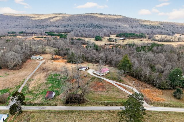 1528 Dry Creek Rd, Mcminnville, TN 37110