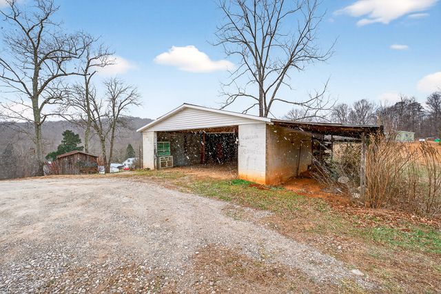 1528 Dry Creek Rd, Mcminnville, TN 37110