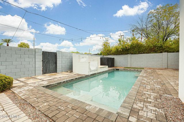 7526 E COOLIDGE Street, Scottsdale, AZ 85251