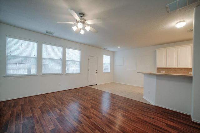146 Silver Penny Drive, The Woodlands, TX 77384