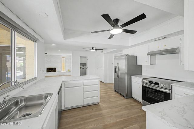 5122 W ROYAL PALM Road, Glendale, AZ 85302