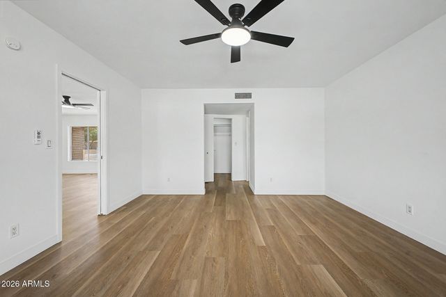 5122 W ROYAL PALM Road, Glendale, AZ 85302