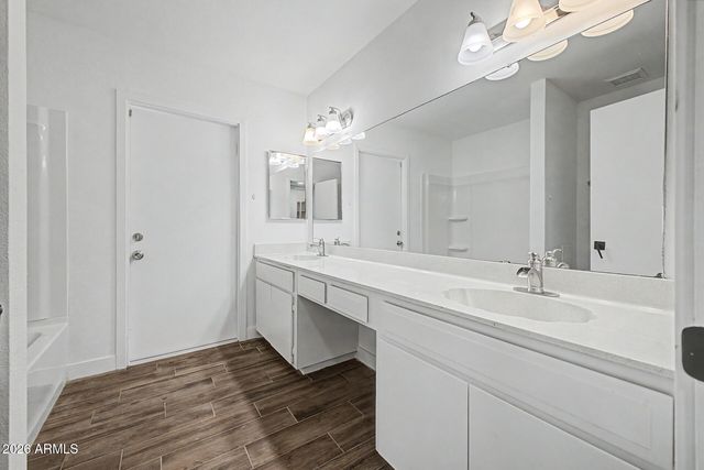 5122 W ROYAL PALM Road, Glendale, AZ 85302