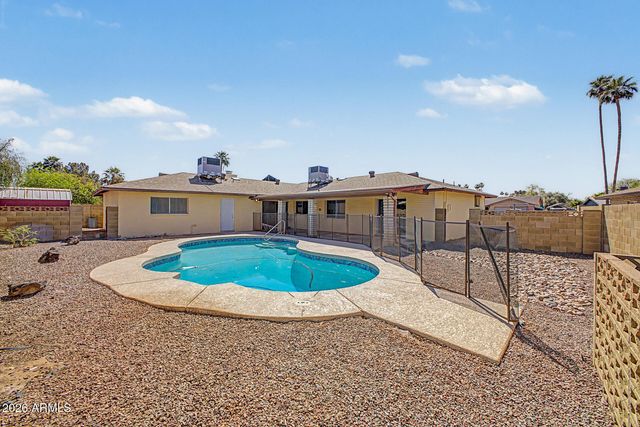5122 W ROYAL PALM Road, Glendale, AZ 85302