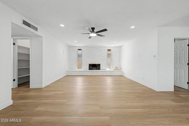 5122 W ROYAL PALM Road, Glendale, AZ 85302