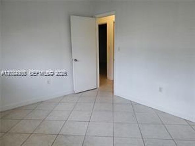 9401 SW 181st St, Palmetto Bay, FL 33157