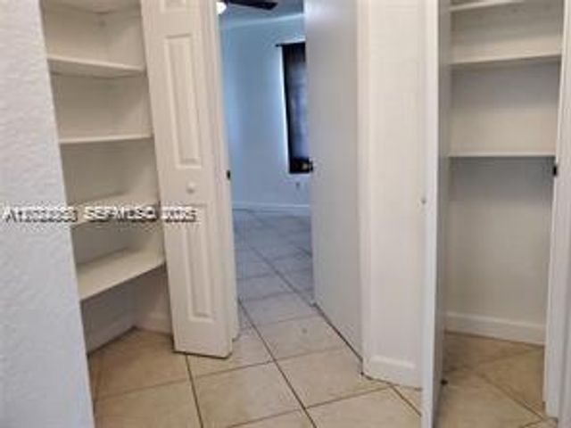 9401 SW 181st St, Palmetto Bay, FL 33157