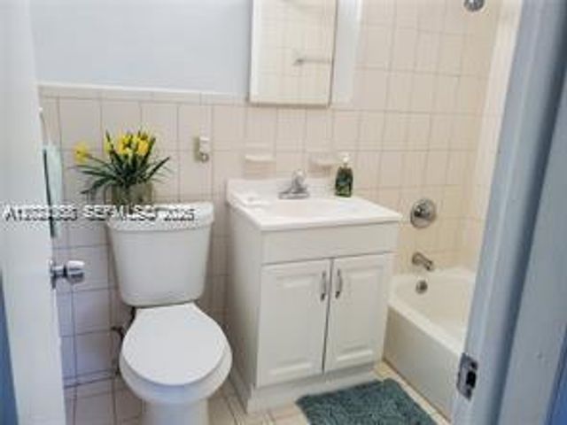 9401 SW 181st St, Palmetto Bay, FL 33157