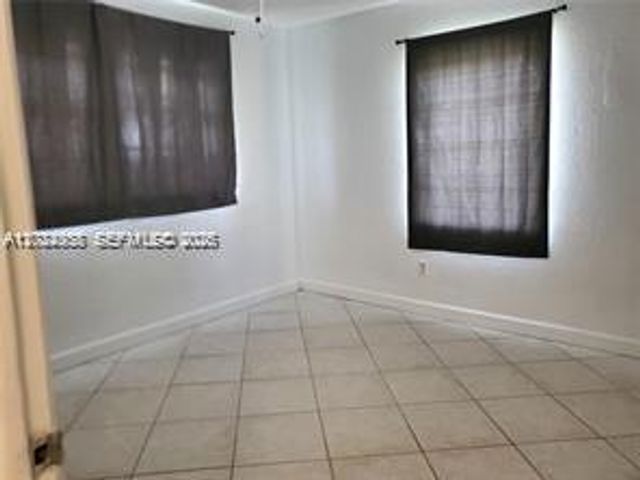 9401 SW 181st St, Palmetto Bay, FL 33157