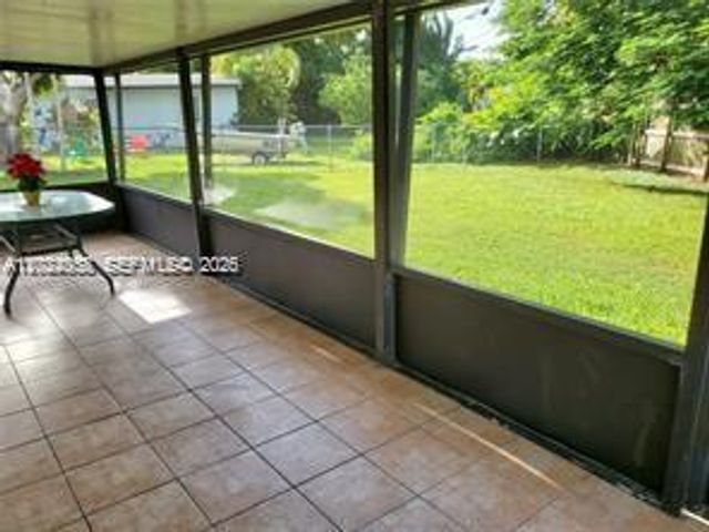 9401 SW 181st St, Palmetto Bay, FL 33157