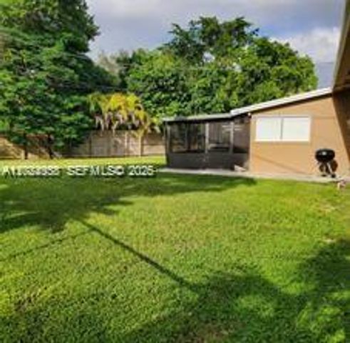 9401 SW 181st St, Palmetto Bay, FL 33157