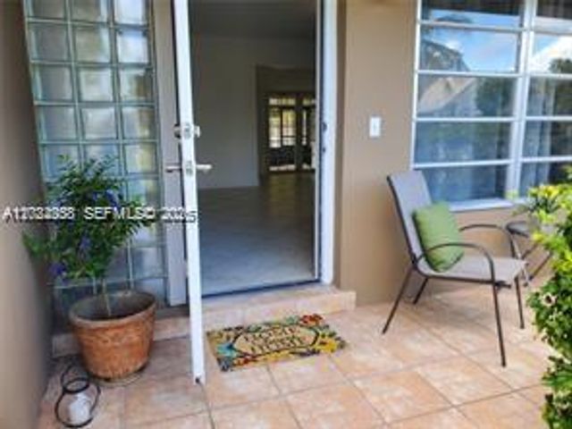 9401 SW 181st St, Palmetto Bay, FL 33157