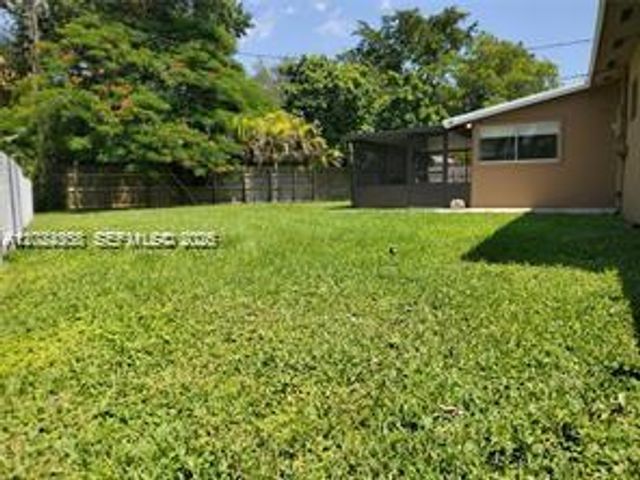 9401 SW 181st St, Palmetto Bay, FL 33157