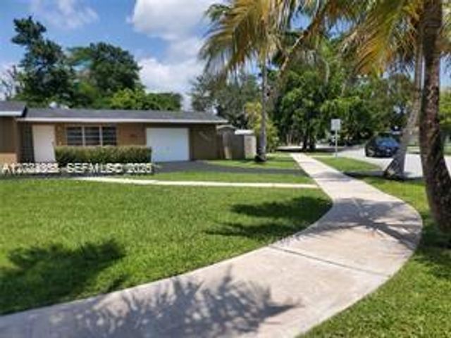 9401 SW 181st St, Palmetto Bay, FL 33157