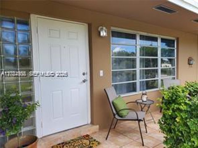9401 SW 181st St, Palmetto Bay, FL 33157