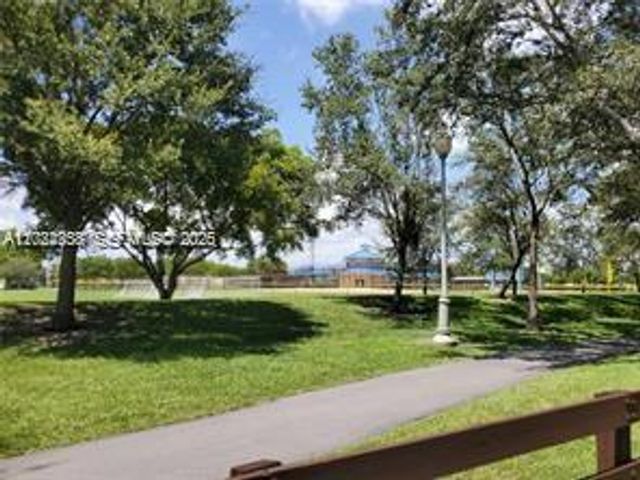 9401 SW 181st St, Palmetto Bay, FL 33157