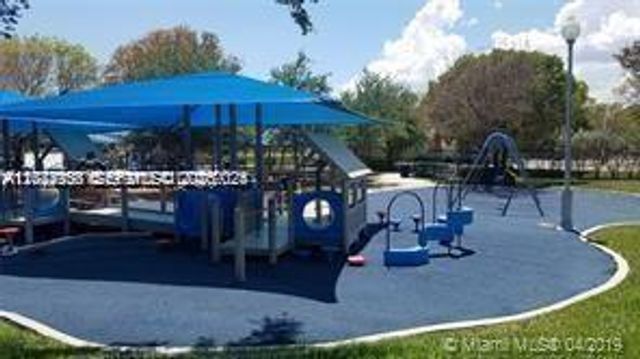 9401 SW 181st St, Palmetto Bay, FL 33157