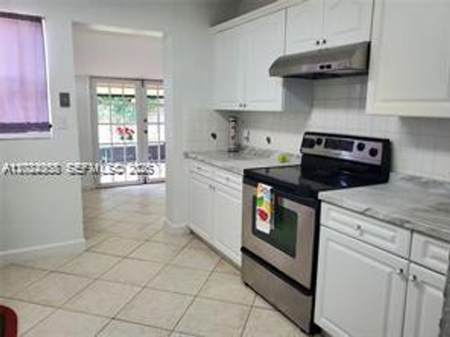 9401 SW 181st St, Palmetto Bay, FL 33157