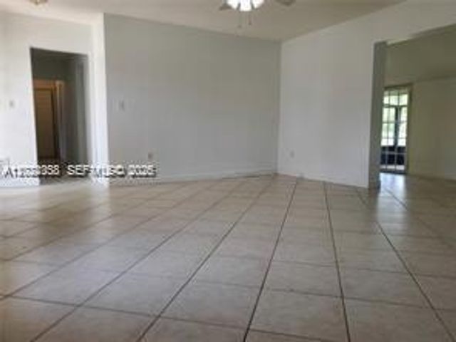 9401 SW 181st St, Palmetto Bay, FL 33157